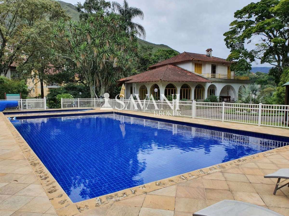  - Apartamento com 2 quartos, sendo 1 suíte, em condomínio com lazer completo